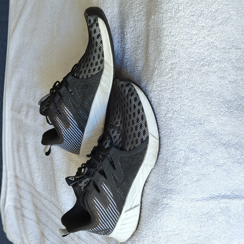 Reebok running shoes 8 1/2